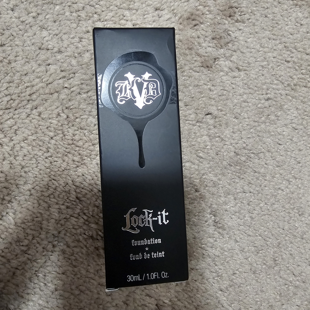 Kat Von D Lock-It Foundation - Black Packaging